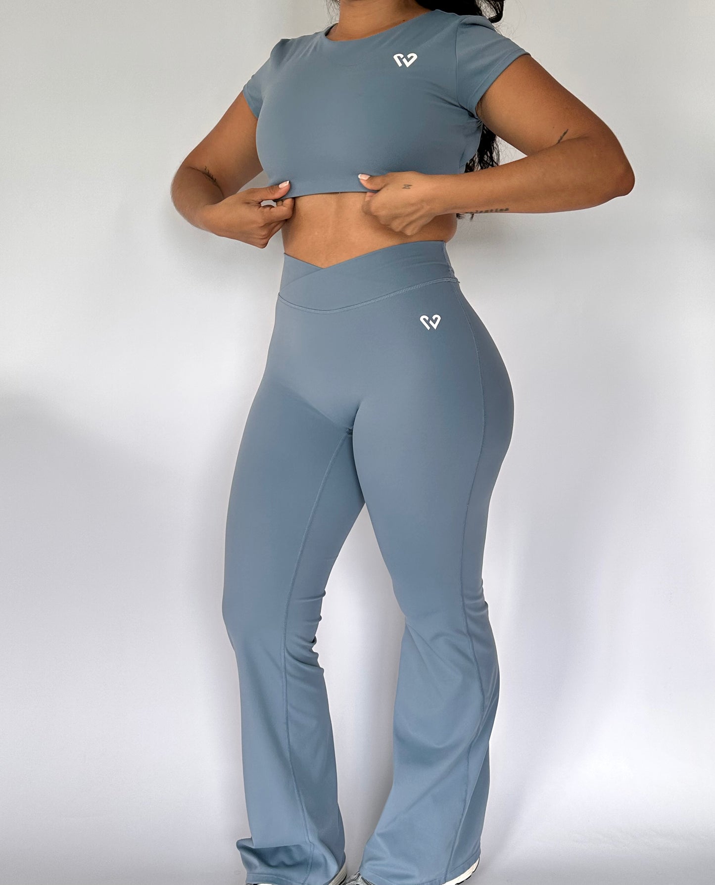 LEGGINGS ACAMPANADO MOVIMIENTO SUAVE