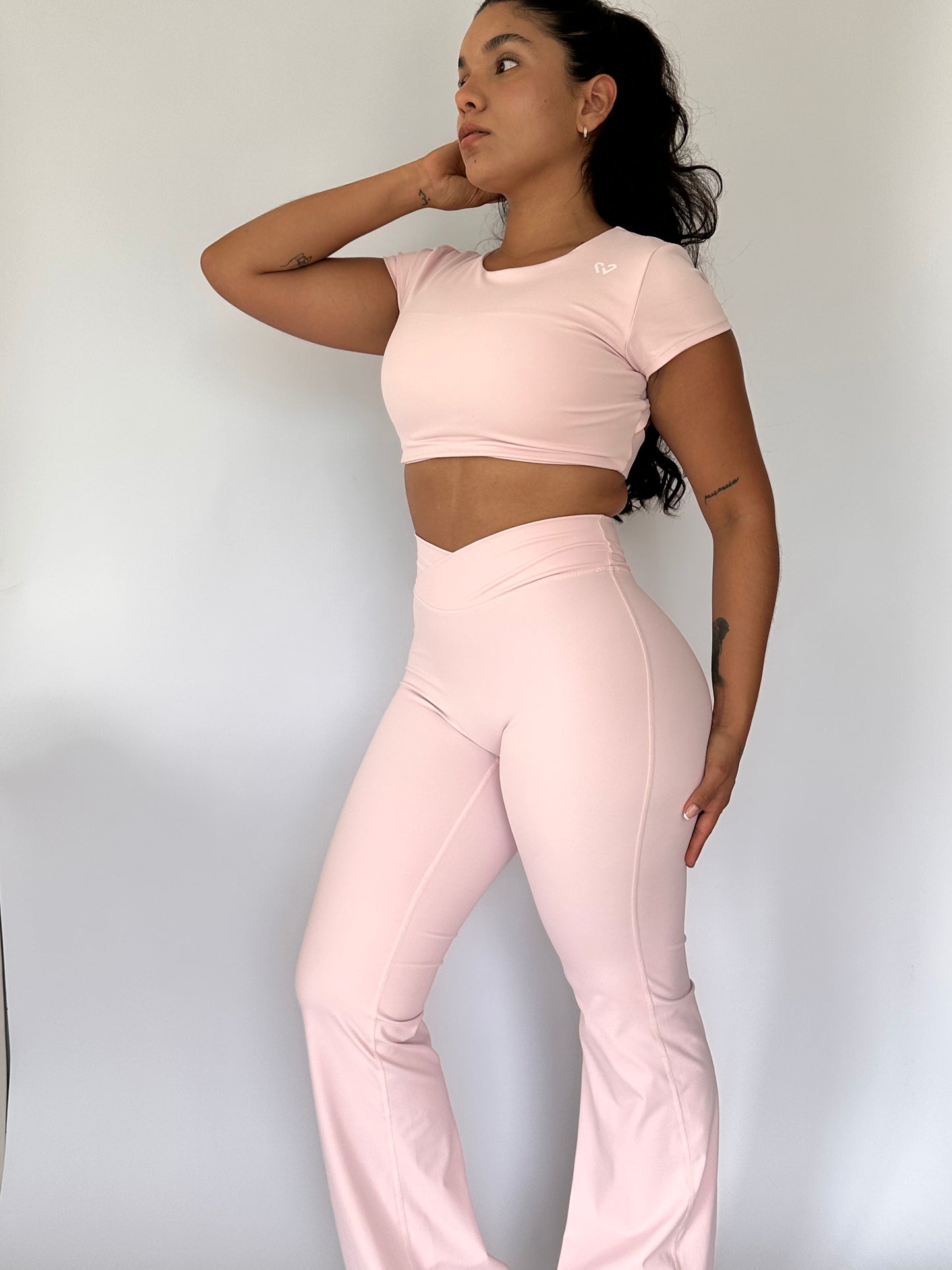 CROP TOP SUAVE MANGA CORTA