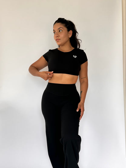 CROP TOP SUAVE MANGA CORTA