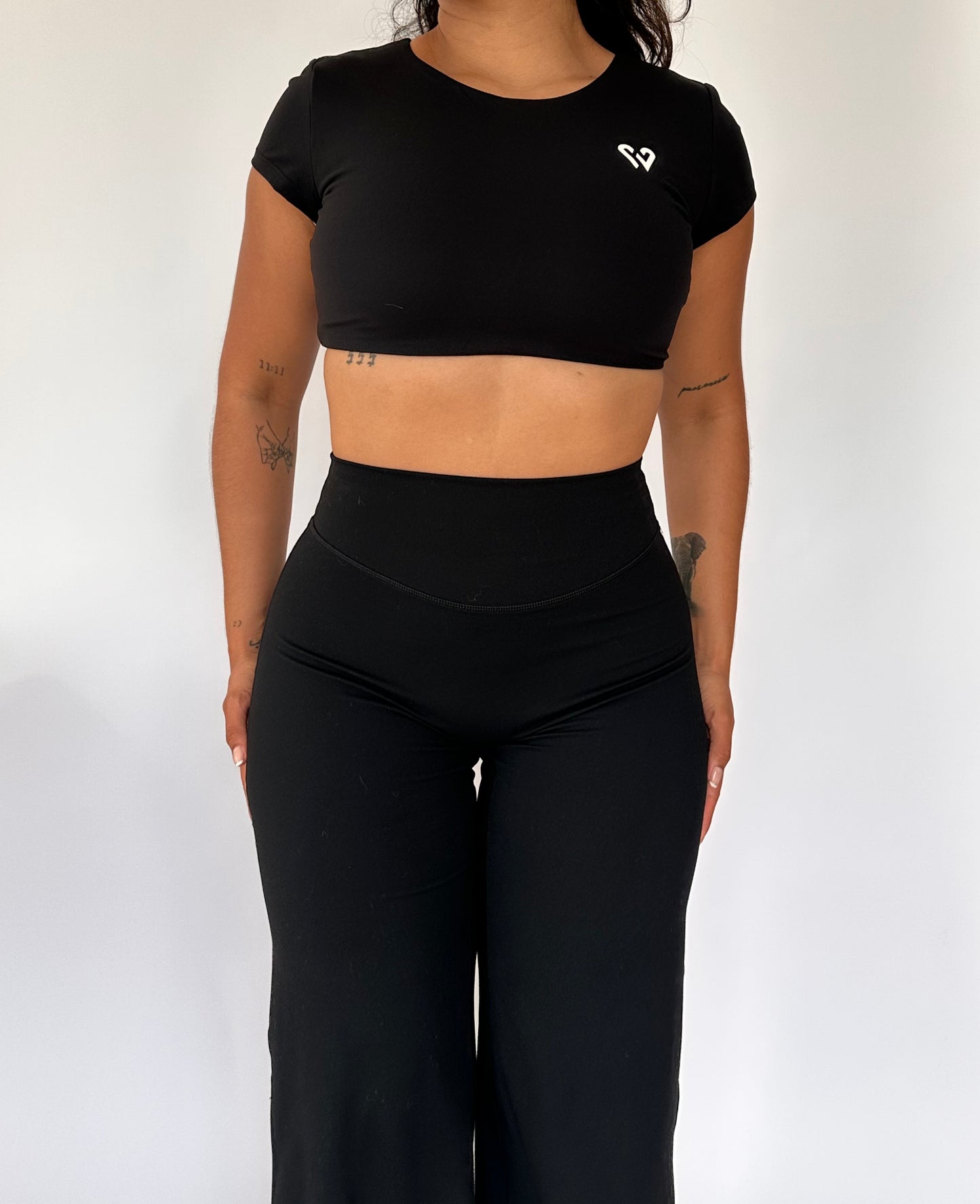 LEGGINGS PIERNA RECTA TIRO ALTO