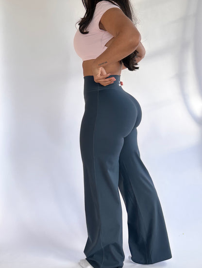 LEGGINGS PIERNA RECTA TIRO ALTO