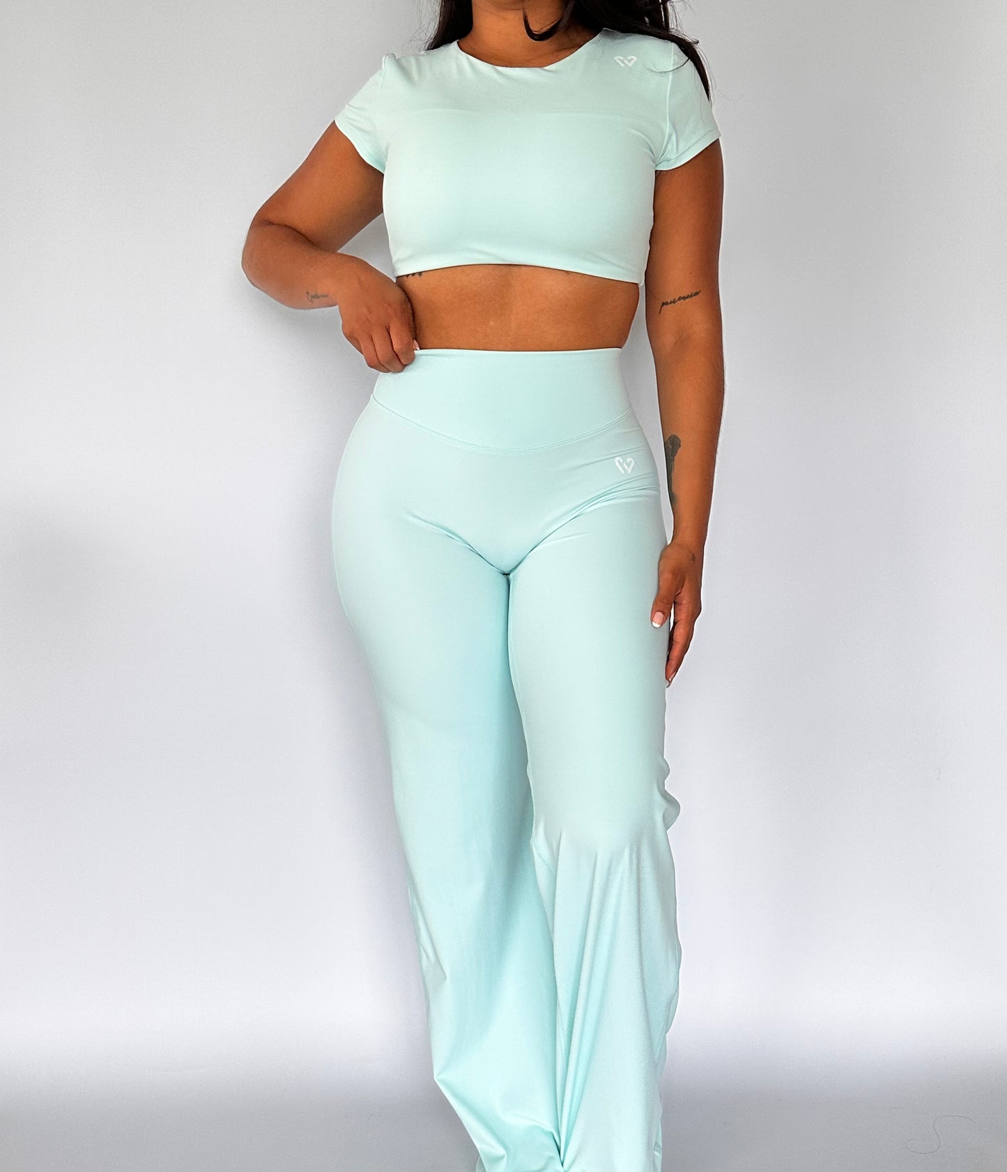LEGGINGS PIERNA RECTA TIRO ALTO